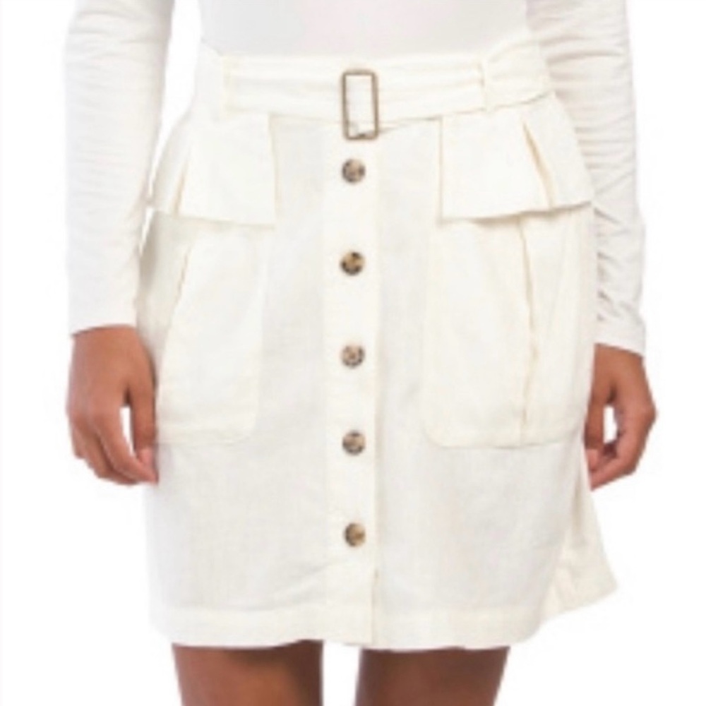 Nicole Miller-Stylish White Button-Front Skirt